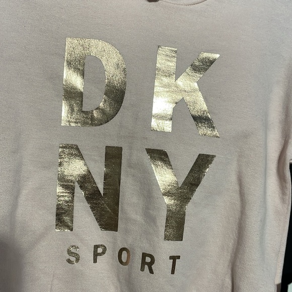 DKNY - Picture 2 of 4